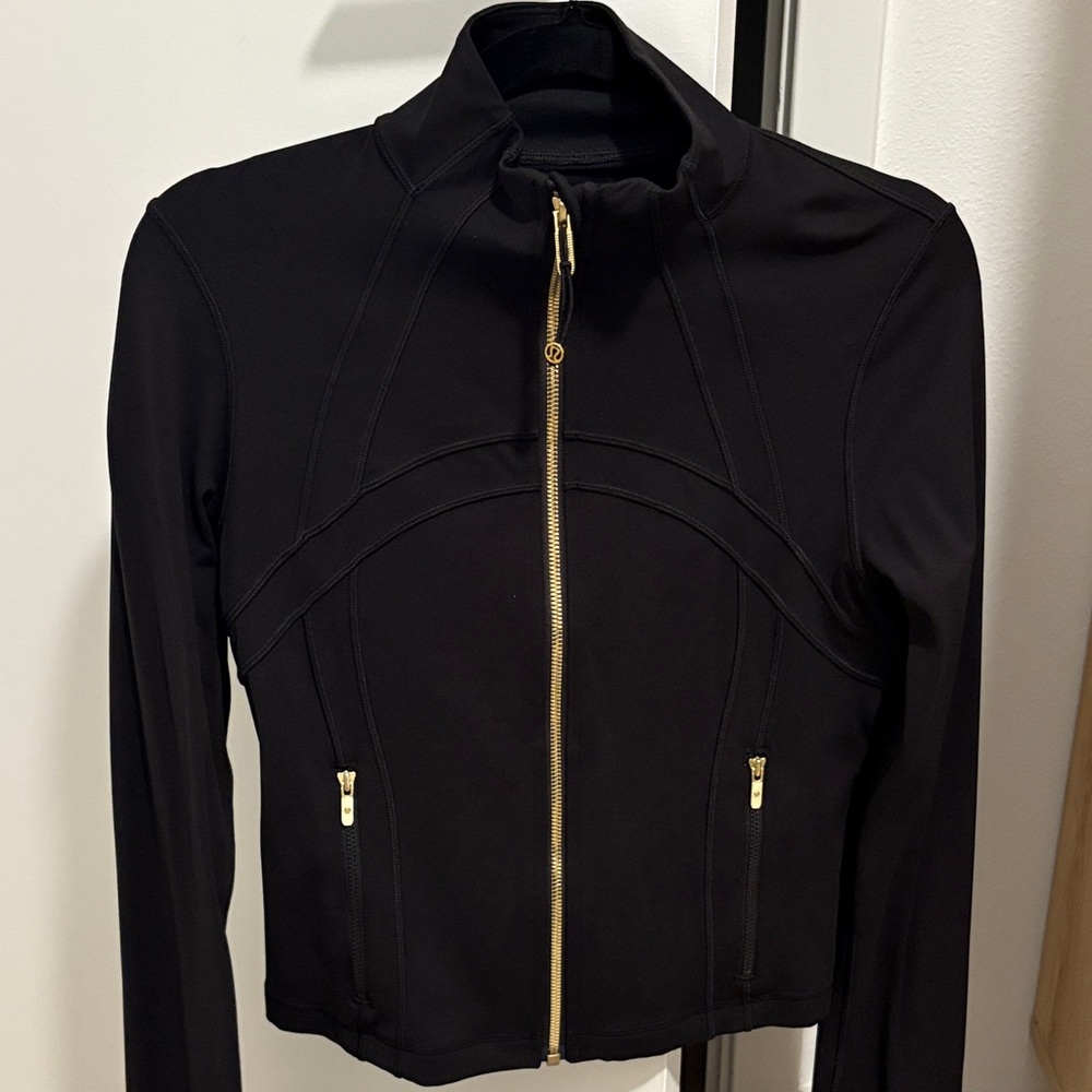 Lululemon Define Cropped Jacket *Nulu black with gold zipper and detailing